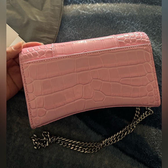 Brand new BALENCIAGA
Hourglass Crocodile Embossed Chain Wallet Pink 100% - Picture 11 of 11